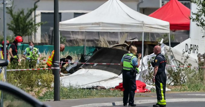 11 Killed as Skydiving Plane Crashes in Eastern France
